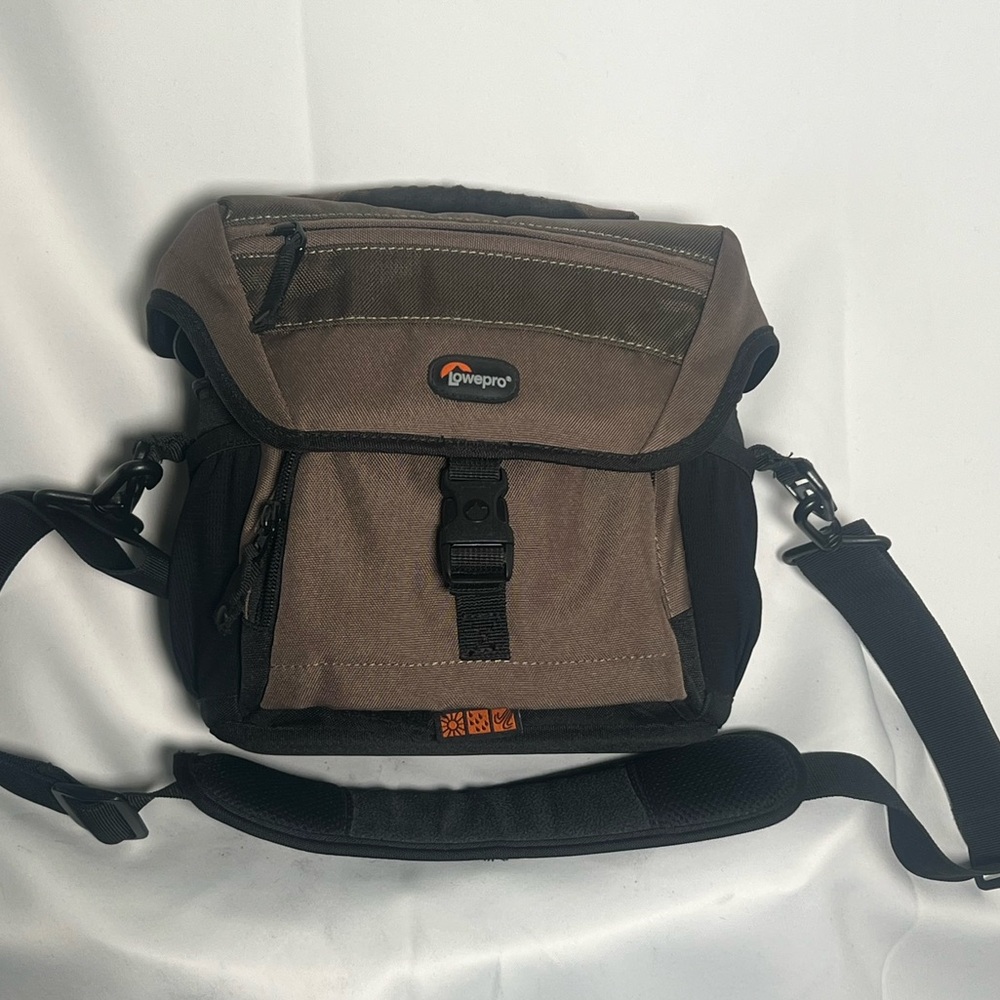 LowePro Nova 160AW Chestnut Brown w/ Black Trim Camera Bag